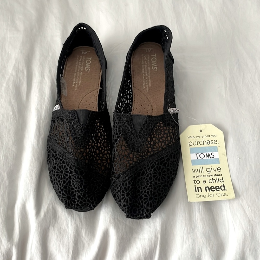 Lace TOMS